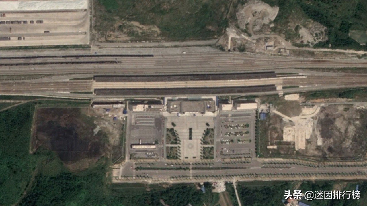 航拍动车D1751次(成都东-广州南)各车站,途经贵阳、桂林