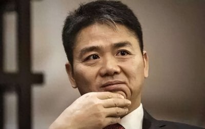 ​刘强东：把章泽天的女儿宠成公主，但是前任生的儿子是他一生的痛