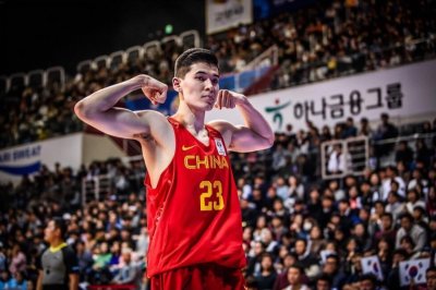 ​中国“字母哥”阿不都沙拉木，新疆男篮的锋线，中国男篮的23号