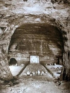 ​明代靖王墓发掘记：迷雾中的千年诅咒与稀世珍宝之谜