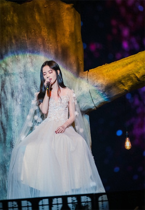 呀，鞠婧祎这个小姐姐也太好看了吧，无水印图集拿走不谢