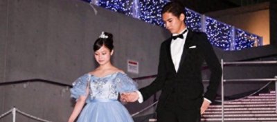 ​片寄凉太桥本环奈合影，他们都是神仙颜值呀