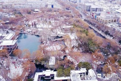 ​济南五龙潭的韵味，红灯白雪+小桥流水人家